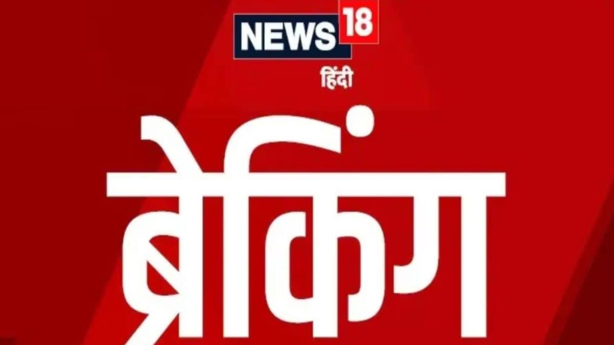 आजम खान और अब्दुल्ला को बड़ा झटका, दो पैन कार्ड मामले में रामपुर कोर्ट ने बढ़ाई सजा आजम खान और अब्दुल्ला को बड़ा झटका, दो पैन कार्ड मामले में रामपुर कोर्ट ने बढ़ाई सजा