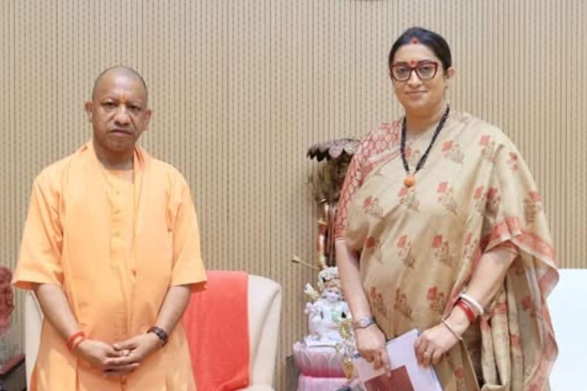 फाइटर इज कम बैक... बंगाल फतह के बाद स्मृति-योगी की 'पावर मीटिंग', BJP का 'मिशन 2027' प्लान शुरू?