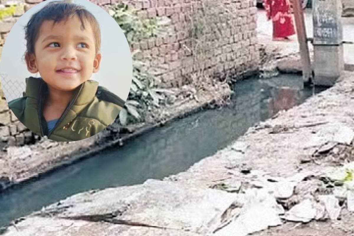 'तेरा-मेरा' के चक्कर में नाले में डूबी 2 साल की मासूम, अब सीएम रेखा ने उठा लिया चाबुक