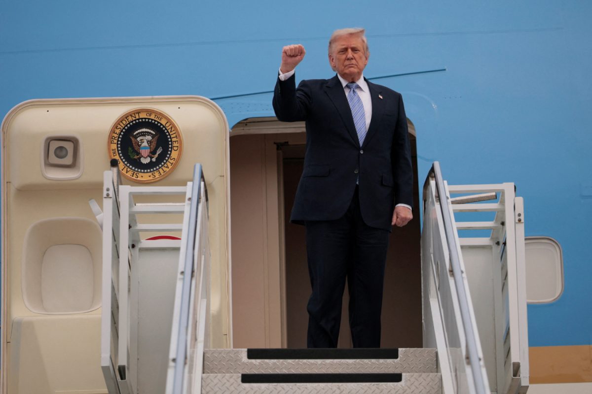 Iran-US Tension: ईरान-अमेरिका की जुबानी जंग के बीच ट्रंप का दावा- जल्द खत्म होगी जंग, खुल जाएगा होर्मुज