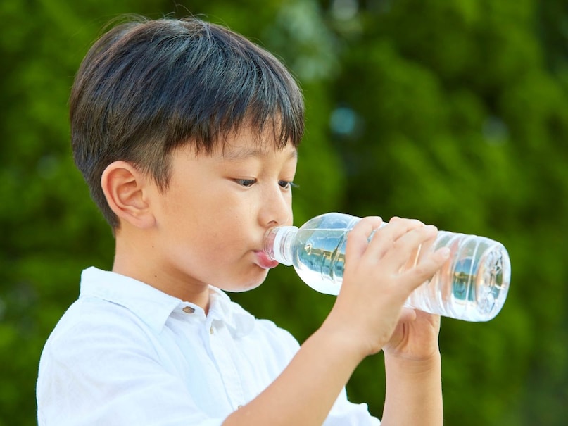 Common water drinking mistakes, Proper hydration habits, Drinking water correctly, Summer hydration guide, Water intake mistakes, How to avoid mistakes while drinking water, Benefits of sipping water vs chugging, Drinking water during meals digestion effects, Importance of electrolytes in summer hydration, Best time to drink water for health,