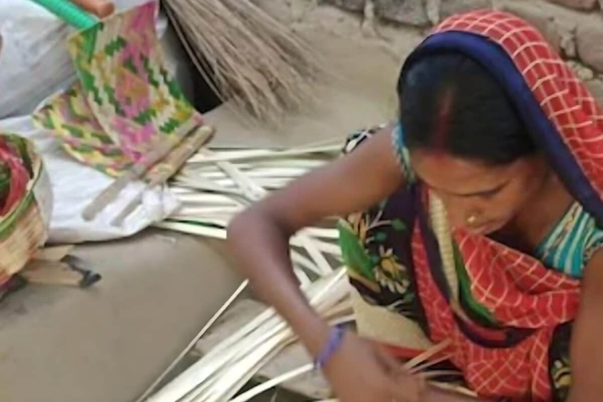 Video: कभी फूंस की झोपड़ी में कटती थी रात, आज है खुद का पक्का मकान! ₹25 के पंखे ने बदला मुकद्दर