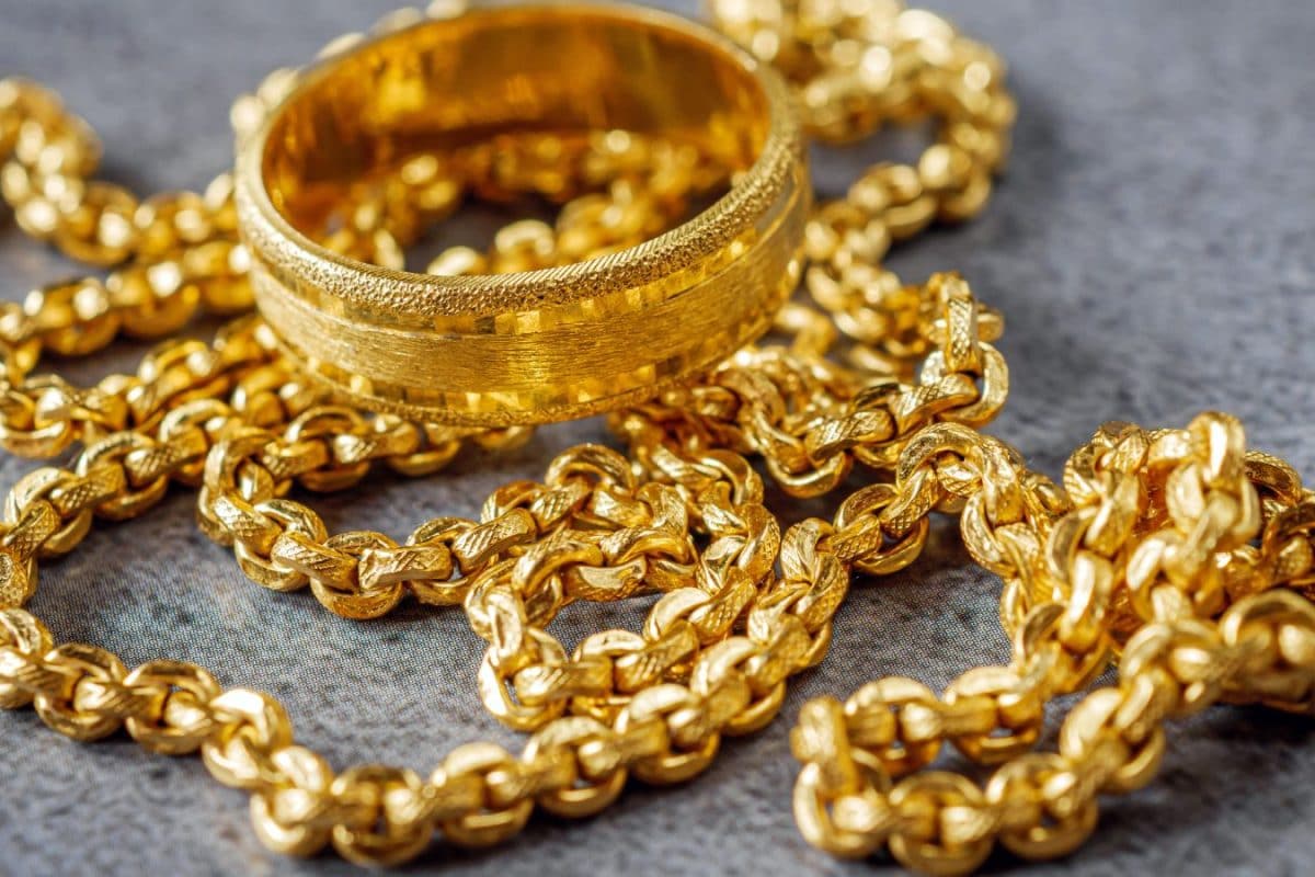 Gold Price : सोना 10 हजार रुपये महंगा! अब कितने रुपये में मिलेगा एक तोला गोल्‍ड, खरीदने से पहले जान लें भाव