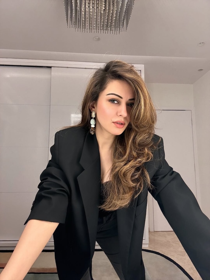 hansika motwani, hansika motwani childhood photos, hansika motwani age, hansika motwani childhood movies, hansika motwani husband, hansika motwani transformation, hansika motwani daughter, hansika motwani tv shows, हंसिका मोटवानी