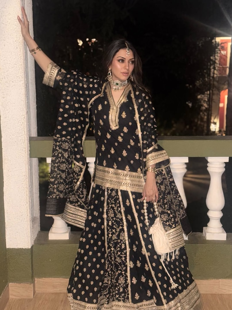 hansika motwani, hansika motwani childhood photos, hansika motwani age, hansika motwani childhood movies, hansika motwani husband, hansika motwani transformation, hansika motwani daughter, hansika motwani tv shows, हंसिका मोटवानी