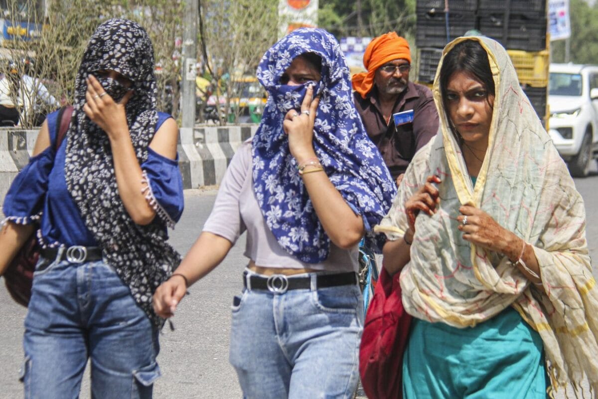 आसमान से बरस रही आग के बीच गुड न्यूज! कई राज्यों में मूसलाधार बारिश, IMD का 60KM की रफ्तार से तूफान का अलर्ट