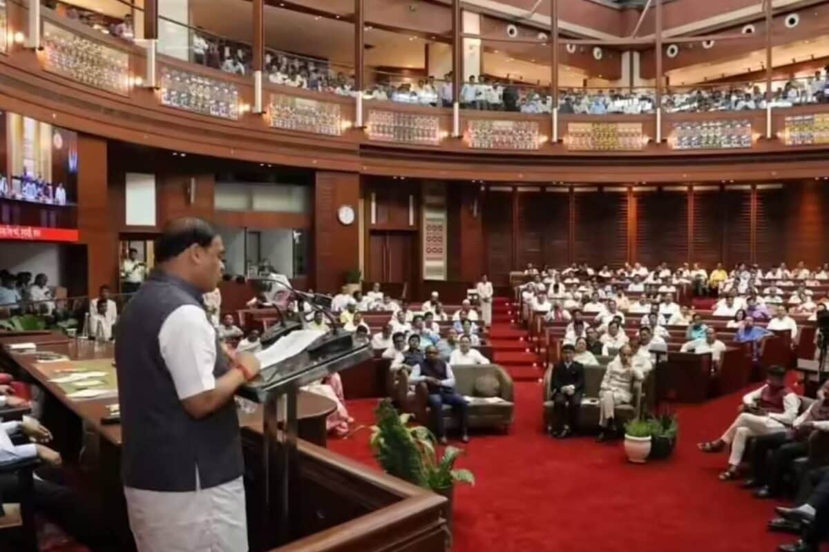 असम में अब लव जिहाद पर टोटल ब्रेक, CM हिमंत बिस्वा सरमा ने विधानसभा में पास कराया UCC बिल