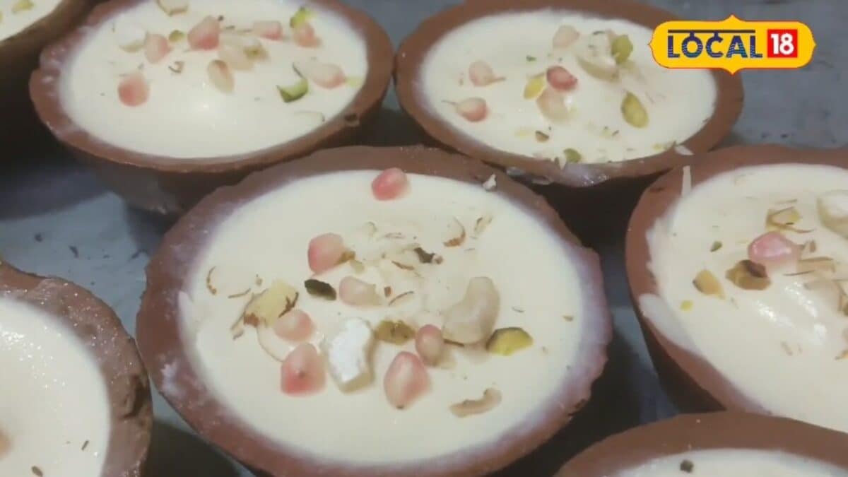 कुल्हड़ में मिलने वाली ’56 भोग’ का जलवा, सीतामढ़ी के इस मिठाई के अधिकारी भी हैं फैन