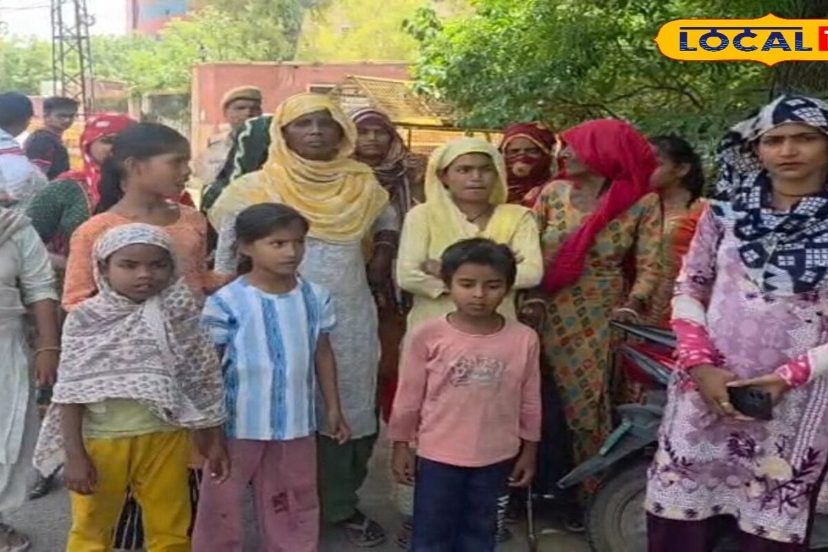 'दो टाइम पानी दे दो'... बूंद-बूंद पानी को तरसा अलवर! महिलाएं पहाड़ों से ढो रहीं पानी, प्रशासन से लगाई गुहार
