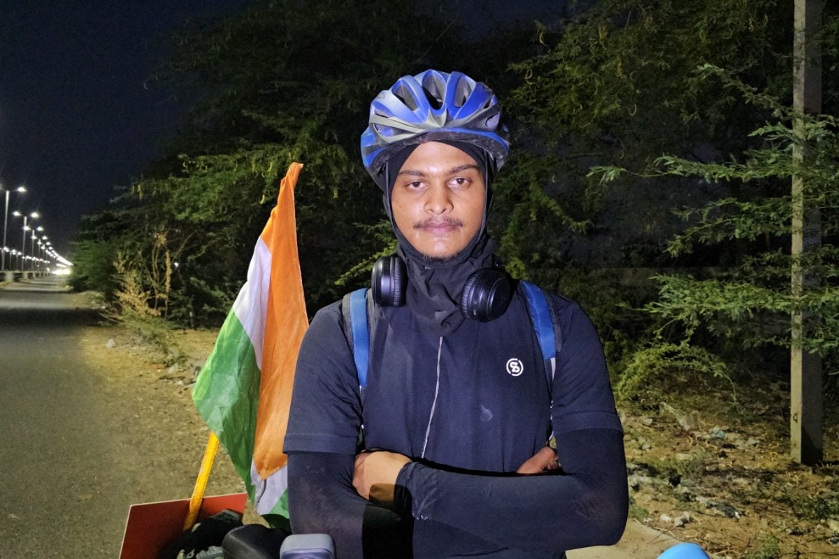 ना नौकरी, ना पैसे… फिर भी 19 साल का सुमित साइकिल से घूम रहा पूरा भारत, युवाओं को दे रहा नशा छोड़ने का संदेश