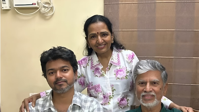 Thalapathy Vijay Family Tree, TVK President Vijay, SA Chandrasekhar son, Vijay wife Sangeetha, Vijay Children, थलापति विजय का परिवार, टीवीके अध्यक्ष विजय, एसए चंद्रशेखर के बेटे विजय, विजय की पत्नी संगीता, विजय के बच्चे