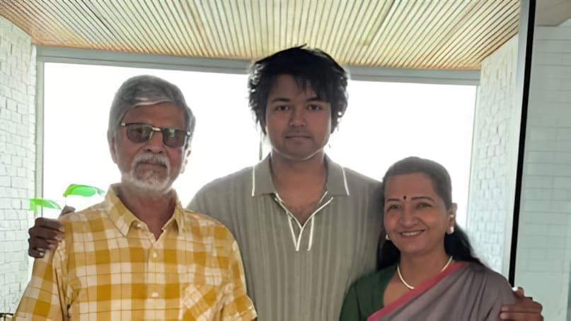 Thalapathy Vijay Family Tree, TVK President Vijay, SA Chandrasekhar son, Vijay wife Sangeetha, Vijay Children, थलापति विजय का परिवार, टीवीके अध्यक्ष विजय, एसए चंद्रशेखर के बेटे विजय, विजय की पत्नी संगीता, विजय के बच्चे