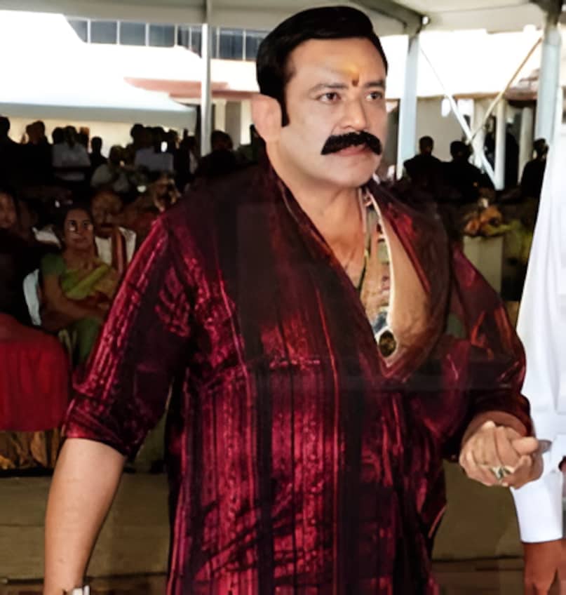 Malayalam Actor Santhosh Nayar Dies In Road Accident In Kerala Wife Seriously Injured mourn in industry