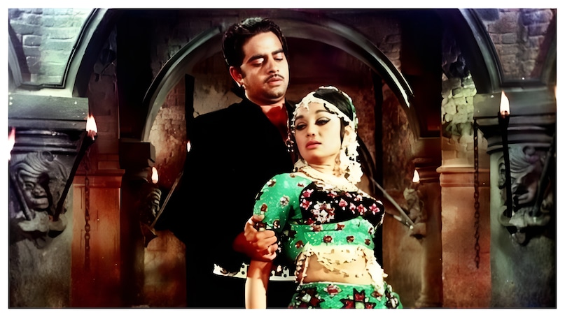 Shatrughan Sinha, Shatrughan Sinha hit Films, Shatrughan Sinha as villain, Shatrughan Sinha as hero, Distributors made Shatrughan Sinha superstar, Shatrughan Sinha wife, Shatrughan Sinha first film, Shatrughan Sinha hit Songs, शत्रुघ्न सिन्हा, शत्रुघ्न सिन्हा की हिट फिल्में, शत्रुघ्न सिन्हा खलनायक, शत्रुघ्न सिन्हा नायक, वितरकों ने शत्रुघ्न सिन्हा को बनाया सुपरस्टार, शत्रुघ्न सिन्हा की पत्नी, शत्रुघ्न सिन्हा की पहली फिल्म, शत्रुघ्न सिन्हा के हिट गाने