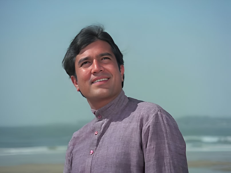 faltu actor, Rajesh Khanna, Bollywood first superstar, Hindi cinema legend, Rajesh Khanna films, 15 consecutive hits, Bollywood fan frenzy, Indian film history, Rajesh Khanna politics, फालतू अभिनेता, राजेश खन्ना, बॉलीवुड के पहले सुपरस्टार, हिंदी सिनेमा के दिग्गज, राजेश खन्ना की फिल्में, लगातार 15 हिट फिल्में, भारतीय फिल्म इतिहास, राजेश खन्ना की राजनीति