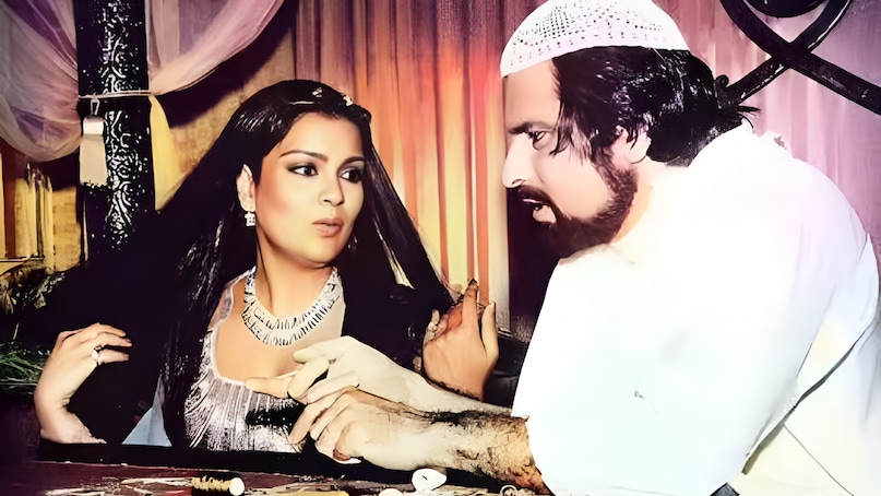 Sanjay Khan, Zarine Katrak, Zeenat Aman, most tumultuous sagas in Bollywood history, highly publicized sagas in Bollywood history, Sanjay Khan-Zeenat Aman relationship, Sanjay Khan-Zeenat Aman Wedding, Sanjay Khan-Zarine Katrak, Sanjay Khan first wife, Sanjay Khan second wife, how Sanjay Khan-Zeenat Aman relationship ends, संजय खान, जरीन कतरक, जीनत अमान, बॉलीवुड इतिहास की सबसे उथल-पुथल वाली गाथाएं, बॉलीवुड इतिहास की अत्यधिक प्रचारित गाथाएं, संजय खान-ज़ीनत अमान का रिश्ता, संजय खान-ज़ीनत अमान की शादी, संजय खान-ज़रीन खान, संजय खान की पहली पत्नी, संजय खान की दूसरी पत्नी, संजय खान-ज़ीनत अमान का रिश्ता कैसे खत्म हुआ Sanjay Khan, Zarine Katrak, Zeenat Aman, most tumultuous sagas in Bollywood history, highly publicized sagas in Bollywood history, Sanjay Khan-Zeenat Aman relationship, Sanjay Khan-Zeenat Aman Wedding, Sanjay Khan-Zarine Katrak, Sanjay Khan first wife, Sanjay Khan second wife, how Sanjay Khan-Zeenat Aman relationship ends, संजय खान, जरीन कतरक, जीनत अमान, बॉलीवुड इतिहास की सबसे उथल-पुथल वाली गाथाएं, बॉलीवुड इतिहास की अत्यधिक प्रचारित गाथाएं, संजय खान-ज़ीनत अमान का रिश्ता, संजय खान-ज़ीनत अमान की शादी, संजय खान-ज़रीन खान, संजय खान की पहली पत्नी, संजय खान की दूसरी पत्नी, संजय खान-ज़ीनत अमान का रिश्ता कैसे खत्म हुआ