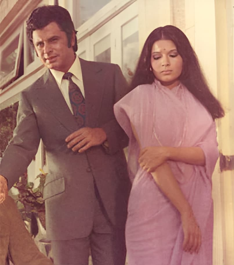 Sanjay Khan, Zarine Katrak, Zeenat Aman, most tumultuous sagas in Bollywood history, highly publicized sagas in Bollywood history, Sanjay Khan-Zeenat Aman relationship, Sanjay Khan-Zeenat Aman Wedding, Sanjay Khan-Zarine Katrak, Sanjay Khan first wife, Sanjay Khan second wife, how Sanjay Khan-Zeenat Aman relationship ends, संजय खान, जरीन कतरक, जीनत अमान, बॉलीवुड इतिहास की सबसे उथल-पुथल वाली गाथाएं, बॉलीवुड इतिहास की अत्यधिक प्रचारित गाथाएं, संजय खान-ज़ीनत अमान का रिश्ता, संजय खान-ज़ीनत अमान की शादी, संजय खान-ज़रीन खान, संजय खान की पहली पत्नी, संजय खान की दूसरी पत्नी, संजय खान-ज़ीनत अमान का रिश्ता कैसे खत्म हुआ Sanjay Khan, Zarine Katrak, Zeenat Aman, most tumultuous sagas in Bollywood history, highly publicized sagas in Bollywood history, Sanjay Khan-Zeenat Aman relationship, Sanjay Khan-Zeenat Aman Wedding, Sanjay Khan-Zarine Katrak, Sanjay Khan first wife, Sanjay Khan second wife, how Sanjay Khan-Zeenat Aman relationship ends, संजय खान, जरीन कतरक, जीनत अमान, बॉलीवुड इतिहास की सबसे उथल-पुथल वाली गाथाएं, बॉलीवुड इतिहास की अत्यधिक प्रचारित गाथाएं, संजय खान-ज़ीनत अमान का रिश्ता, संजय खान-ज़ीनत अमान की शादी, संजय खान-ज़रीन खान, संजय खान की पहली पत्नी, संजय खान की दूसरी पत्नी, संजय खान-ज़ीनत अमान का रिश्ता कैसे खत्म हुआ