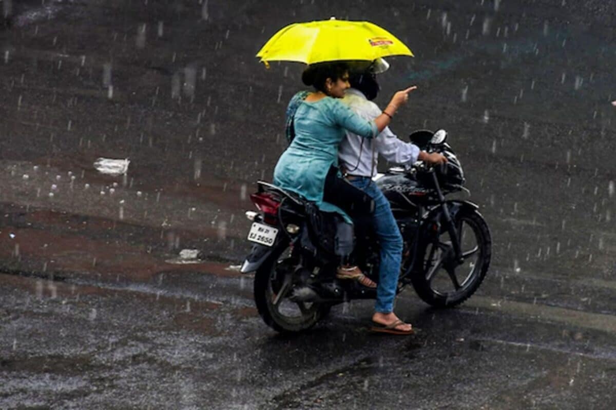 आ रहा 60KM की स्पीड वाला बवंडर! IMD ने 13 राज्यों में जारी किया हैवी रेन अलर्ट