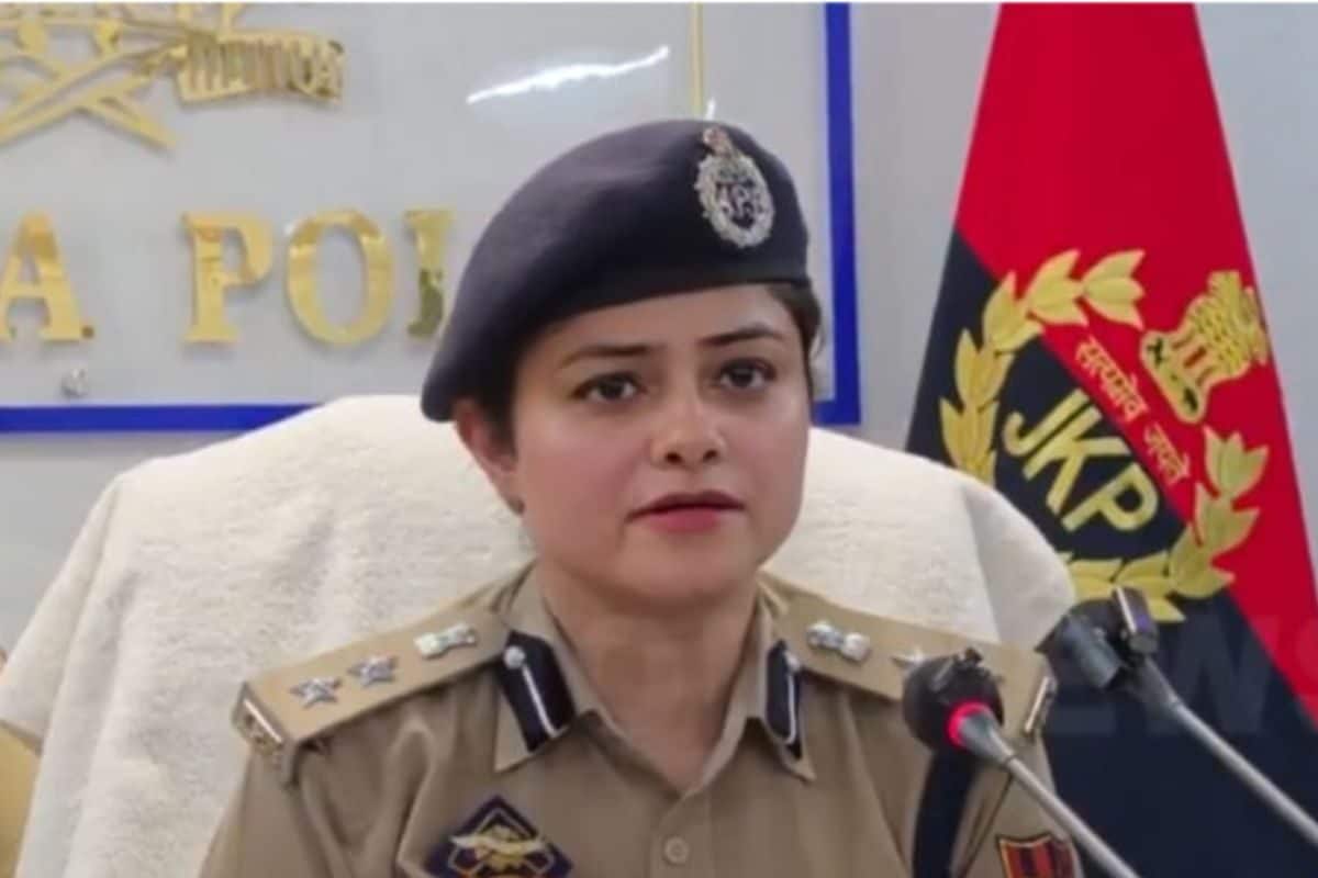 'लव' के चक्कर में दोस्त हुआ खून का प्यासा! घर में घुसकर क्रिकेट बैट से 2 भाइयों पर किया जानलेवा हमला