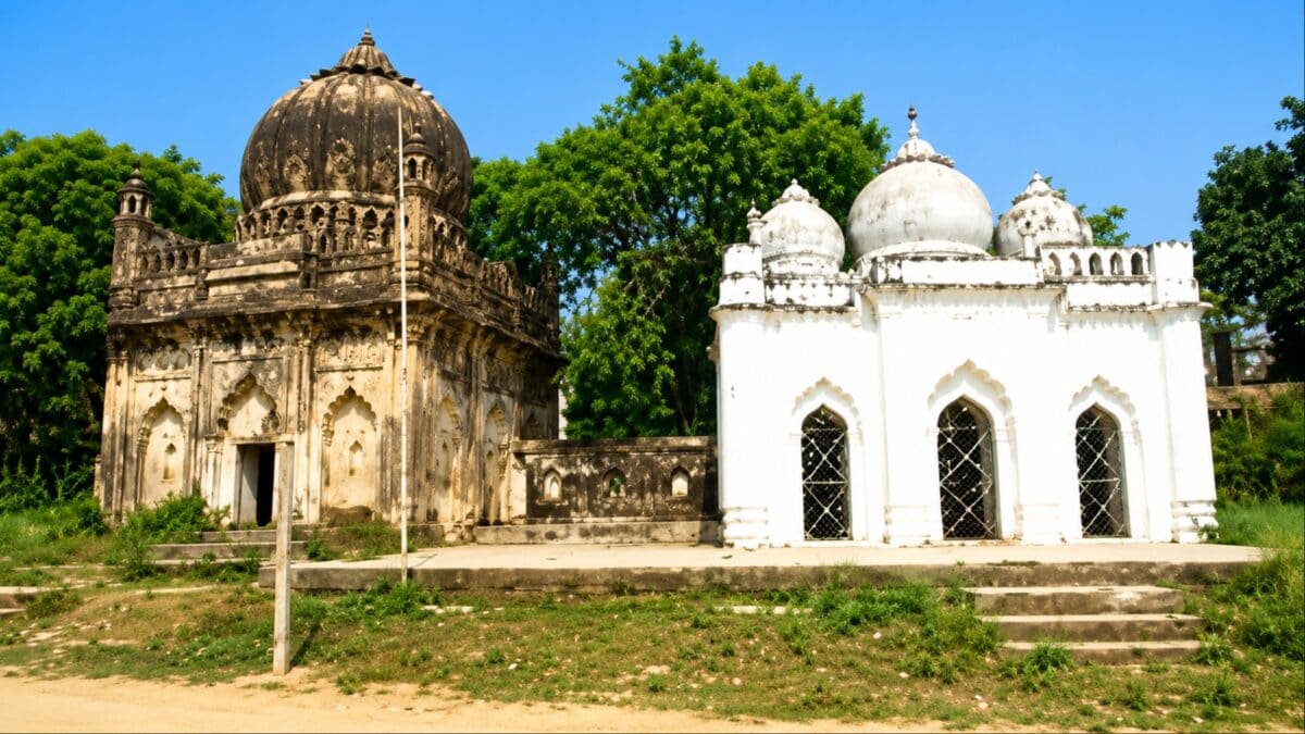 यूपी में नया विवाद, महाराजा कंस का किला या कब्रिस्तान? पासी समाज ने की सीएम योगी से अपील