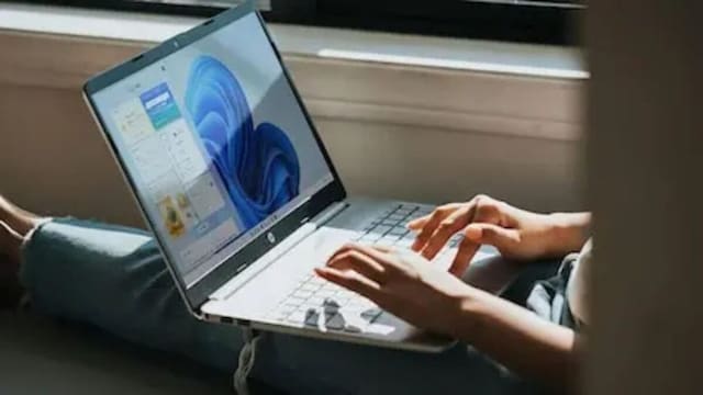 माइक्रोसॉफ्ट ने बढ़ाई सिक्योरिटी अपडेट कीृ तारीख, अब 2027 तक मिलेगा सपोर्ट बड़ी खुशखबरी! माइक्रोसॉफ्ट ने बढ़ाई सिक्योरिटी अपडेट की आखिरी तारीख, अब 2027 तक मिलेगा सपोर्ट
