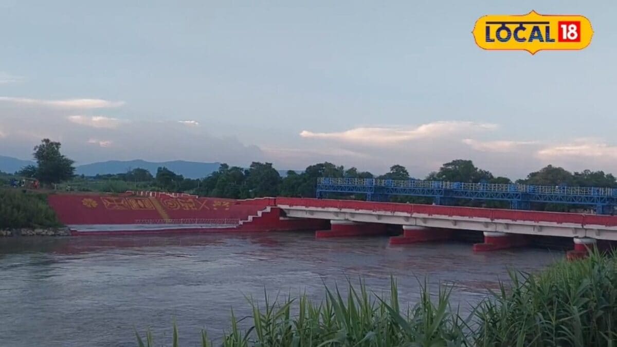 भारत का वो आखिरी गांव, जहां से नेपाल सीमा में लेते हैं एंट्री, जानिए दूसरे देश में लोग कैसे लेते हैं एंट्री? भारत का वो आखिरी गांव, जहां से नेपाल सीमा में लेते हैं एंट्री, जानिए दूसरे देश में लोग कैसे लेते हैं एंट्री?