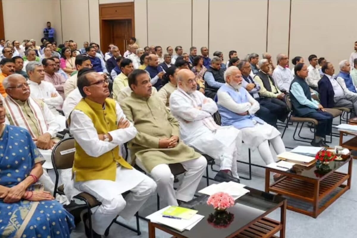 सामने बैठे थे PM मोदी, उधर कैबिनेट सेक्रेटरी पेश करने लगे मंत्रालयों की रैंकिंग, कौन सा डिपार्टमेंट रहा टॉपर
