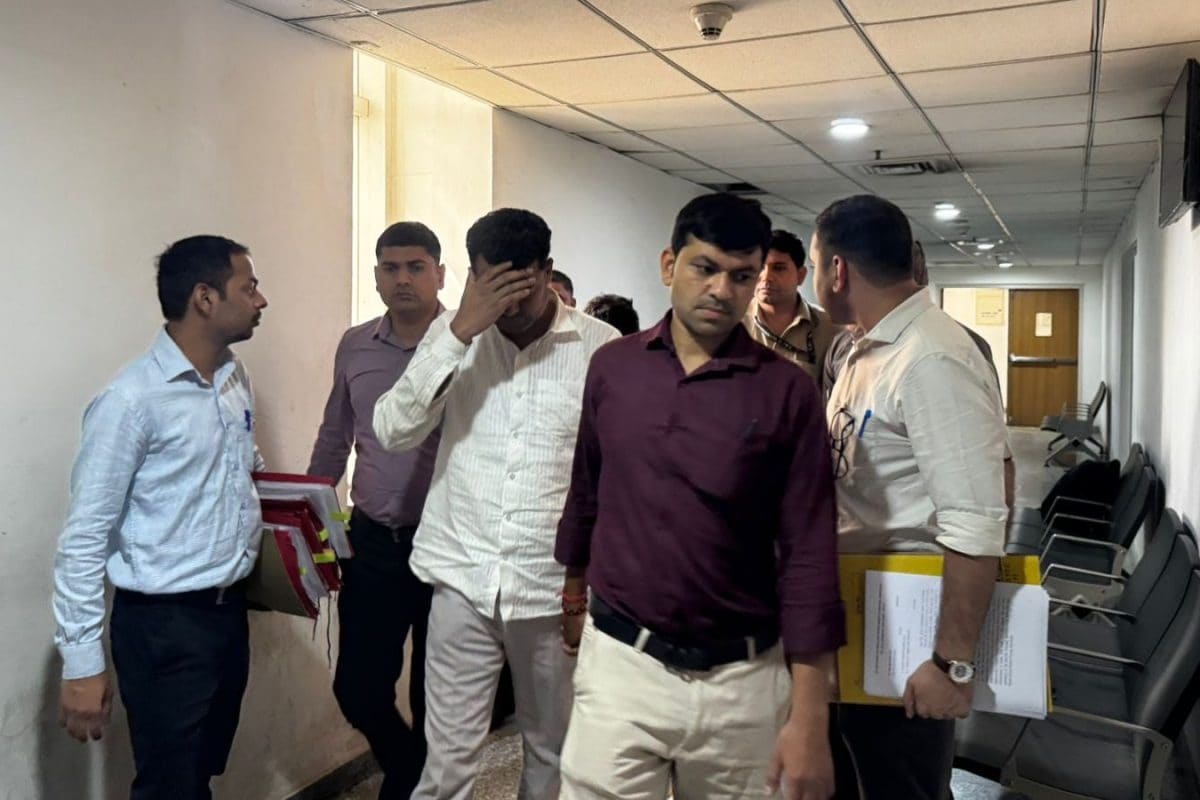 चाय बनवाई जाए क्या? जब कोर्ट स्‍टाफ ने NEET-UG पेपर लीक के आरोप‍ियों के ल‍िए मजे