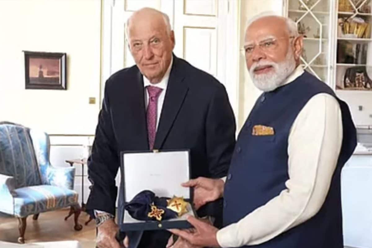 प्रधानमंत्री को विदेशों से अब तक मिल चुके हैं 32 सम्‍मान, जानें देश और अवार्ड के नाम