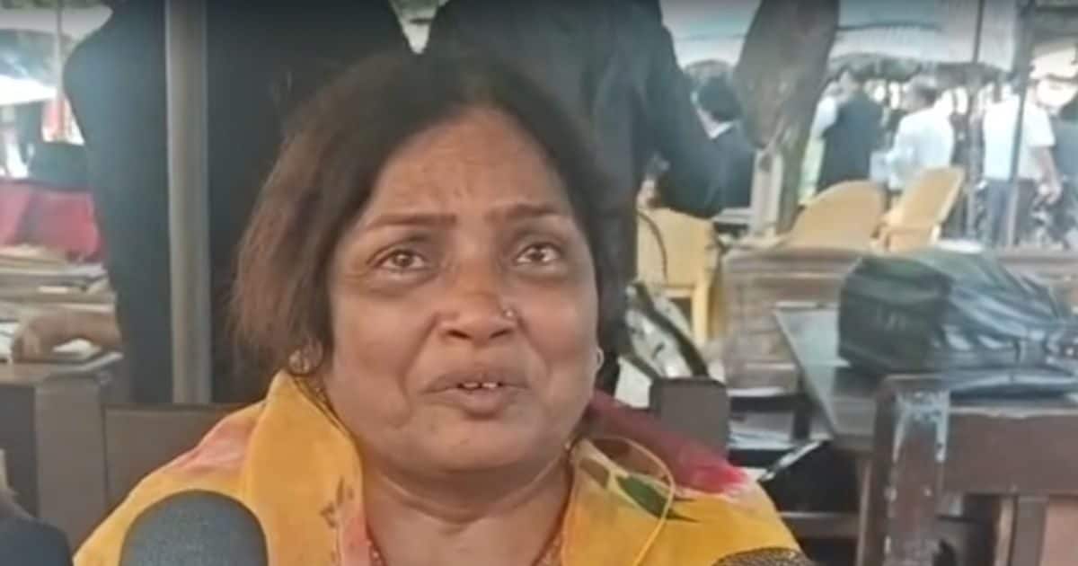 मेरे बाबू को बस थोड़ा सा दिखाए हैं…राज सिंह के बेगुनाही की कहानी, मां की जुबानी, रंगनाथ हत्या केस में गिरफ्तारी मेरे बाबू को बस थोड़ा सा दिखाए हैं…राज सिंह के बेगुनाही की कहानी, मां की जुबानी, रंगनाथ हत्या केस में गिरफ्तारी