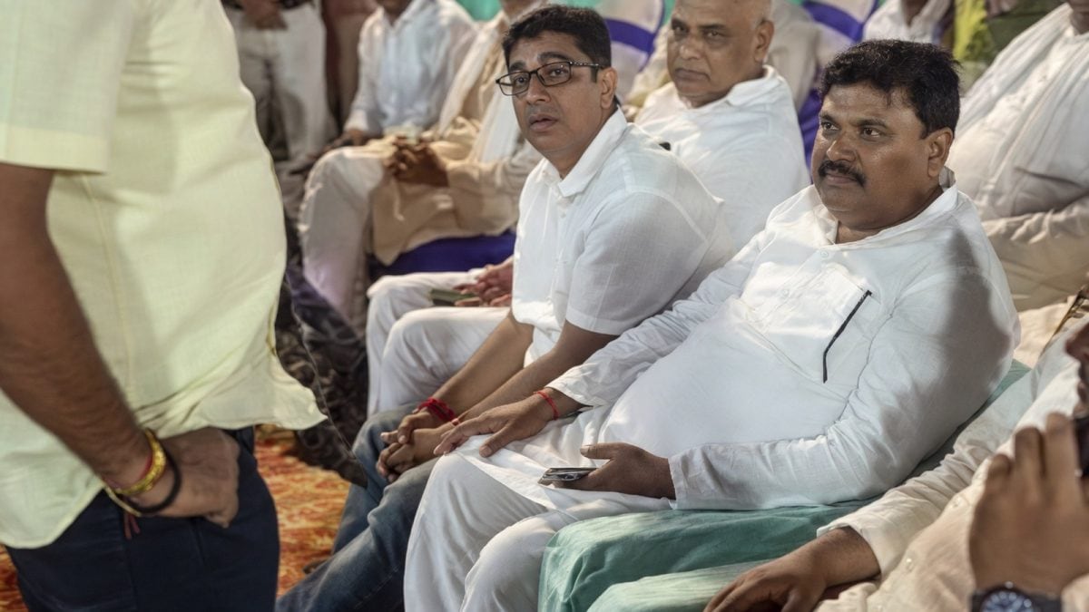 मोतिहारी में राजद विधायक के सामने हुई हर्ष फायरिंग, बच्चों के सामने चली गोलियां