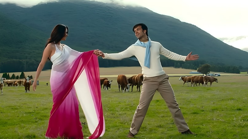 1 song which glimpse of 5 romantic songs, sadka kiya Song, I Hate Luv Storys, Sadka Full Song, Sonam Kapoor, Imran Khan, Suraj Jagan Songs, Mahalaxmi Iyer Songs, Kuch-kuch hota hai Song, Tumhe jo main dekha Song, Tumhe dekha to ye jaana sanam Song, 1 गाना जिसमें 5 रोमांटिक गानों की झलक, सदका किया सॉन्ग, आई हेट लव स्टोरीज, सदका फुल सॉन्ग, सोनम कपूर, इमरान खान, सूरज जगन सॉन्ग, महालक्ष्मी अय्यर सॉन्ग, कुछ-कुछ होता है सॉन्ग, तुम्हें जो मैंने देखा सॉन्ग, तुम्हें देखा तो ये जाना सनम सॉन्ग