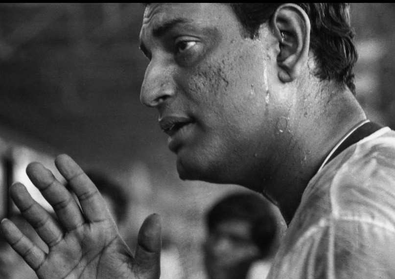 satyajit ray, satyajit ray films, Pather Panchali, Pather Panchali movie trivia, satyajit ray movie Pather Panchali, सत्यजीत रे ने जीवन बीमा गिरवी रखी