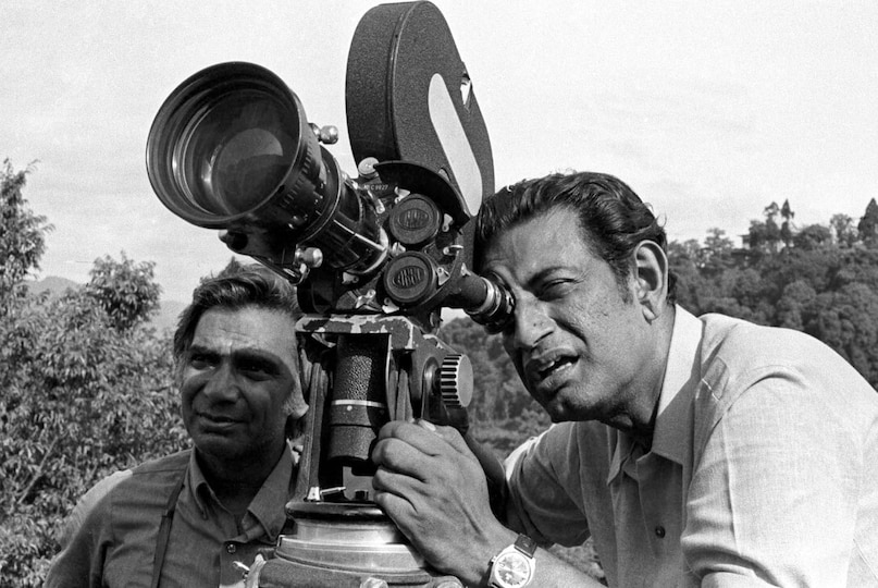 satyajit ray, satyajit ray films, Pather Panchali, Pather Panchali movie trivia, satyajit ray movie Pather Panchali, सत्यजीत रे ने जीवन बीमा गिरवी रखी