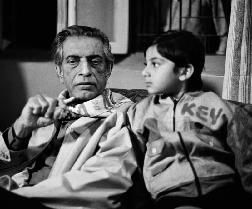satyajit ray, satyajit ray films, Pather Panchali, Pather Panchali movie trivia, satyajit ray movie Pather Panchali, सत्यजीत रे ने जीवन बीमा गिरवी रखी