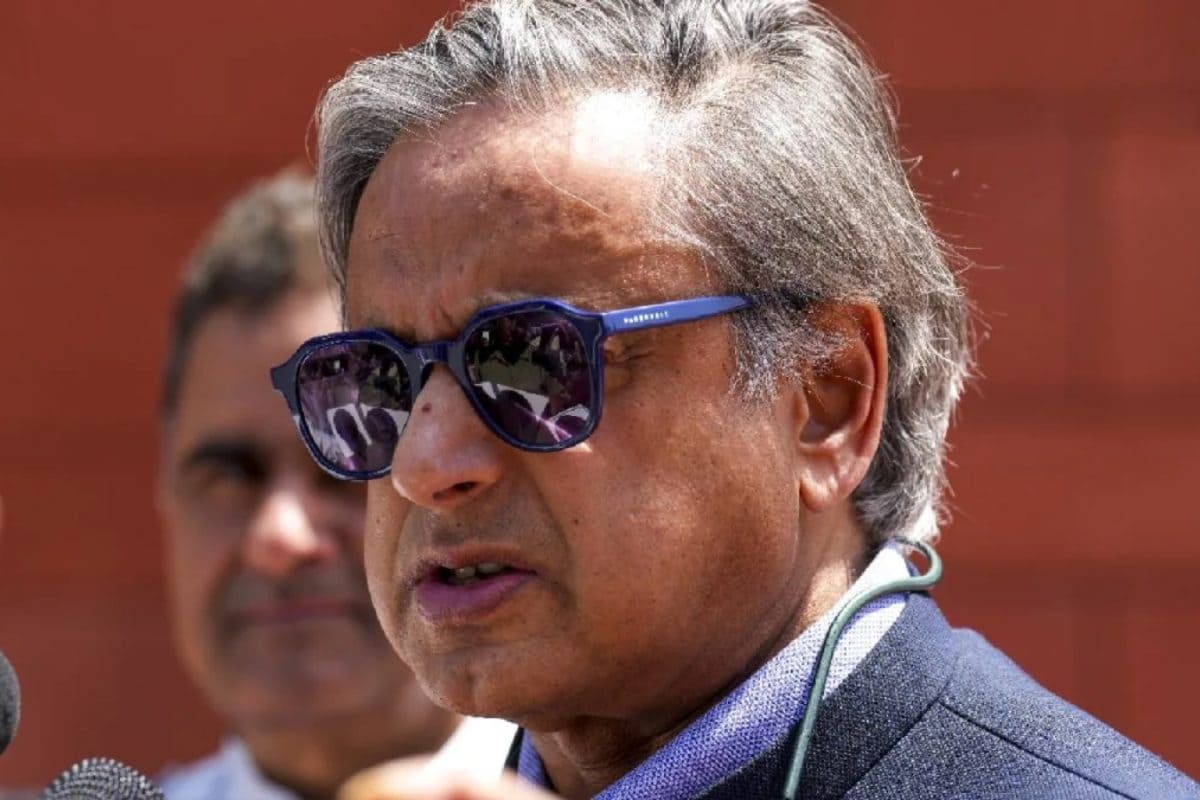 भयंकर गुस्से में देश का युवा...कॉकरोच जनता पार्टी पर थरूर की दो टूक, बोले- मौजूदा सिस्टम से त्रस्त हुई जनता
