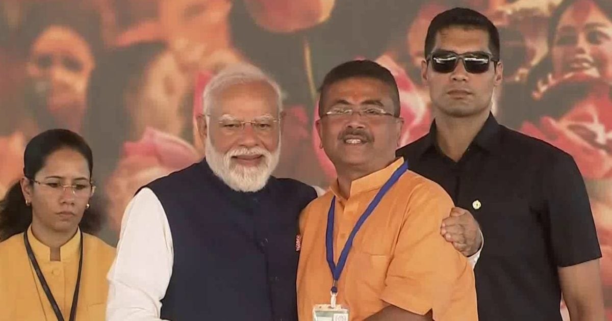 सुवेंदु अधिकारी ने ली पश्चिम बंगाल के मुख्यमंत्री पद की शपथ – suvendu adhikari takes oath as west bengal first bjp chief minister 5 cabinet minister सुवेंदु अधिकारी ने ली पश्चिम बंगाल के मुख्यमंत्री पद की शपथ – suvendu adhikari takes oath as west bengal first bjp chief minister 5 cabinet minister