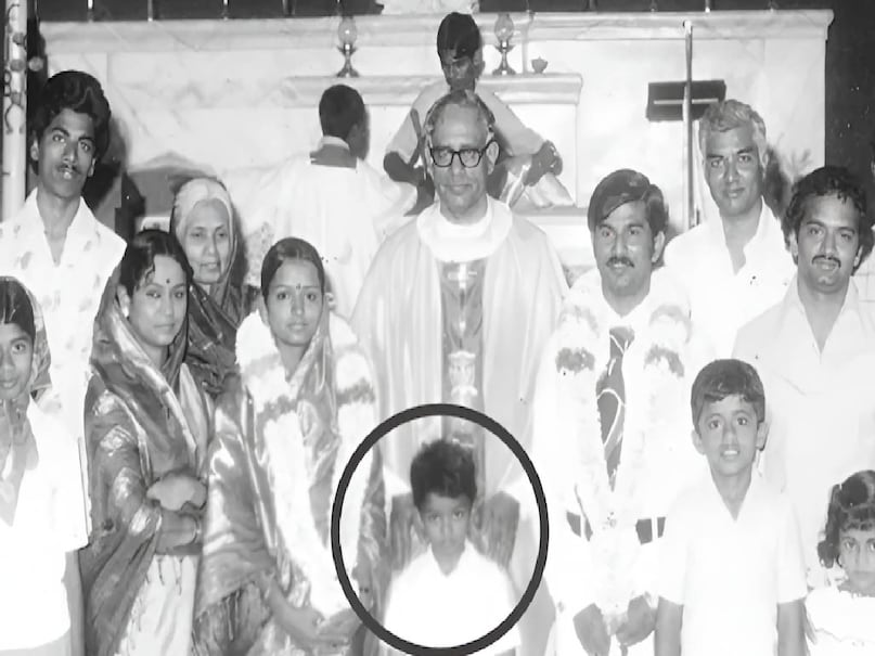 Thalapathy Vijay name meaning, Thalapathy Vijay wife name, Thalapathy Vijay wife photos, Thalapathy Vijay father name, Thalapathy Vijay age, Thalapathy Vijay films, thalapathy vijay mother father marriage, thalapathy vijay childhood photos, thalapathy vijay party name, thalapathy vijay religion, thalapathy vijay family, thalapathy vijay new movie, thalapathy vijay cast, thalapathy vijay net worth, thalapathy vijay trisha krishnan relationship