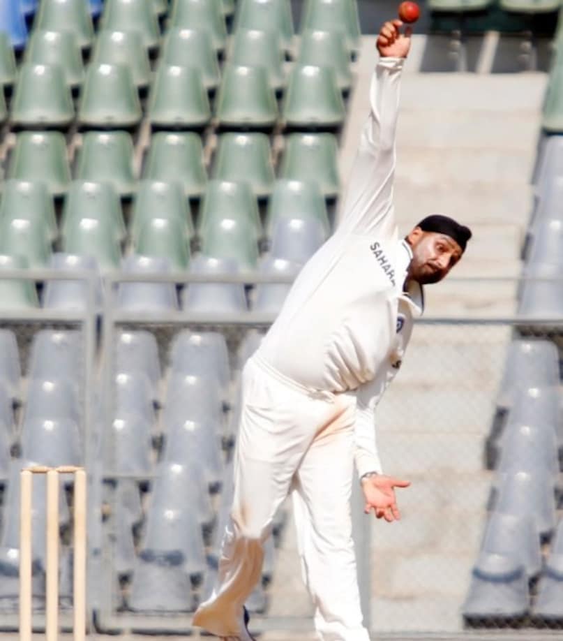 unbreakable cricket records, Harbhajan singh top 5 test cricket records, Harbhajan singh, Harbhajan singh Records, Harbhajan singh test records, Harbhajan singh bowling records, Harbhajan singh cricket records stats, Harbhajan singh test bowling records, हरभजन सिंह रिकॉर्ड, हरभजन सिंह टेस्ट रिकॉर्ड, हरभजन सिंह 5 रिकॉर्ड 