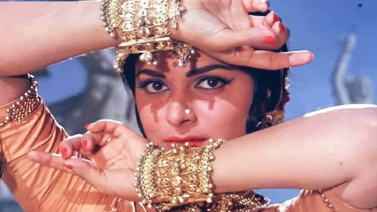 वहीदा रहमान की सुपरहिट फिल्म का शूटिंग रोका गया था हीरो के कारण