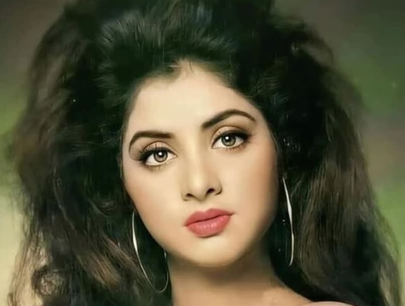 Shah Rukh Khan, Shah Rukh Khan Deewana movie 1992, Rishi Kapoor Divya Bharti Deewana, SRK debut movie superhit, Shah Rukh Khan Filmfare award Deewana, Deewana movie interesting facts, शाहरुख खान, शाहरुख खान दीवाना फिल्म डेब्यू, शाहरुख खान 1992 सुपरहिट मूवी, ऋषि कपूर दिव्या भारती दीवाना फिल्म, शाहरुख खान फिल्मफेयर अवार्ड 1992, बॉलीवुड ओल्ड मूवी ट्रिविया
