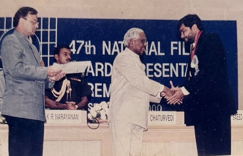 Ismail Darbar receives the National Film Award for Best Music Direction from then President K. R. Narayanan for the 1999 blockbuster Hum Dil De Chuke Sanam. (Image: ismaildarbarofficial/Instagram)