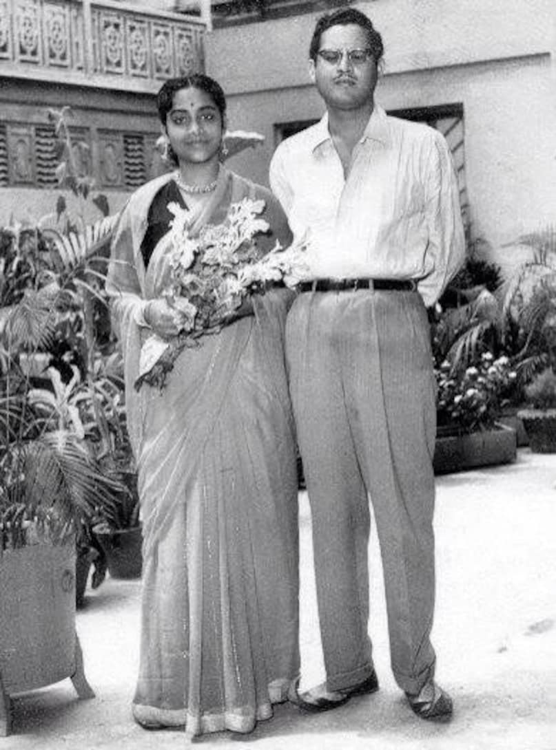 While their on-screen collaborations were celebrated, their off-screen equation became the subject of intense speculation. At the time, Guru Dutt was married to legendary playback singer Geeta Dutt. However, reports suggest that his growing commitment to filmmaking and long working hours had already begun affecting his personal life. While their on-screen collaborations were celebrated, their off-screen equation became the subject of intense speculation. At the time, Guru Dutt was married to legendary playback singer Geeta Dutt. However, reports suggest that his growing commitment to filmmaking and long working hours had already begun affecting his personal life.