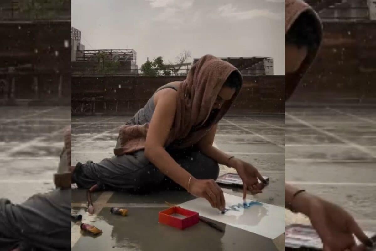 बारिश में लड़की ने बनाई कमाल की ड्रॉइंग, अंदाज देखकर दंग रह 