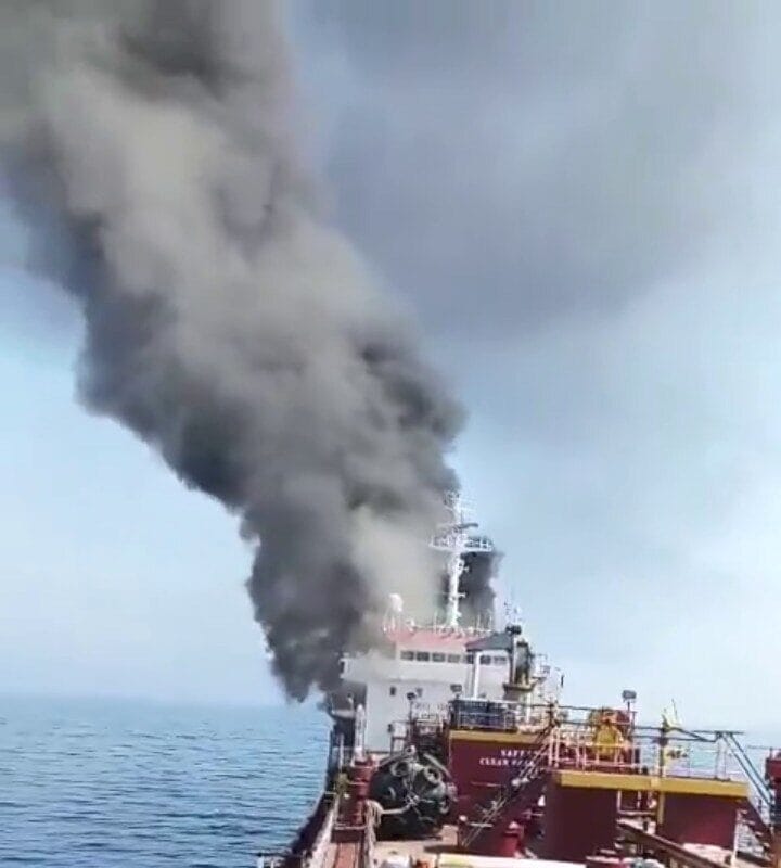 अमेरिका ने ओमान की खाड़ी में MT जलवीर पर मिसाइलें क्यों दागीं? रोंगटे खड़े करने वाला VIDEO आया सामने