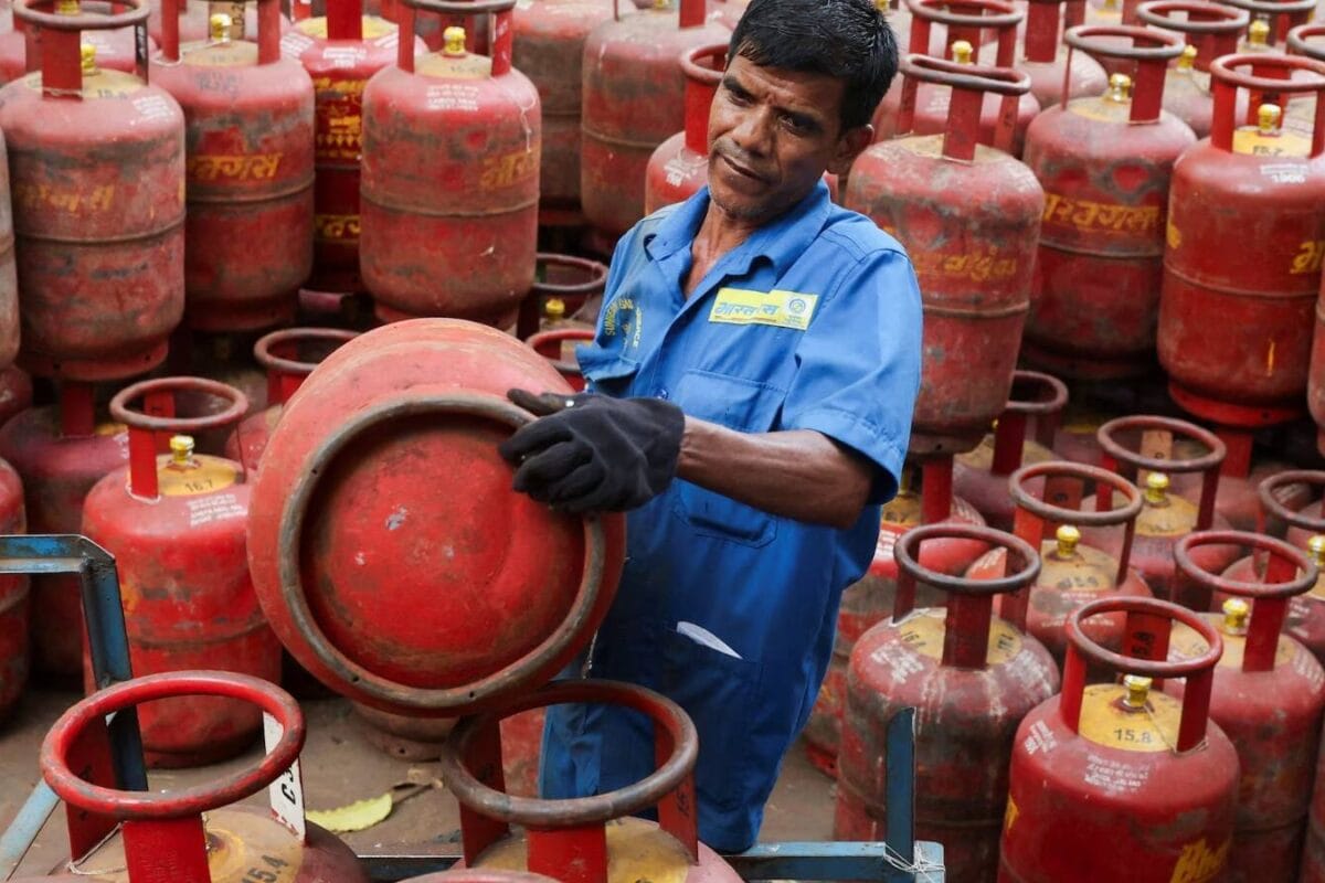 LPG Booking : बिना आधार के नहीं बुक होगा एलपीजी सिलेंडर इस सिस्टम से राहत दे सकता है दिल्ली हाईकोर्ट