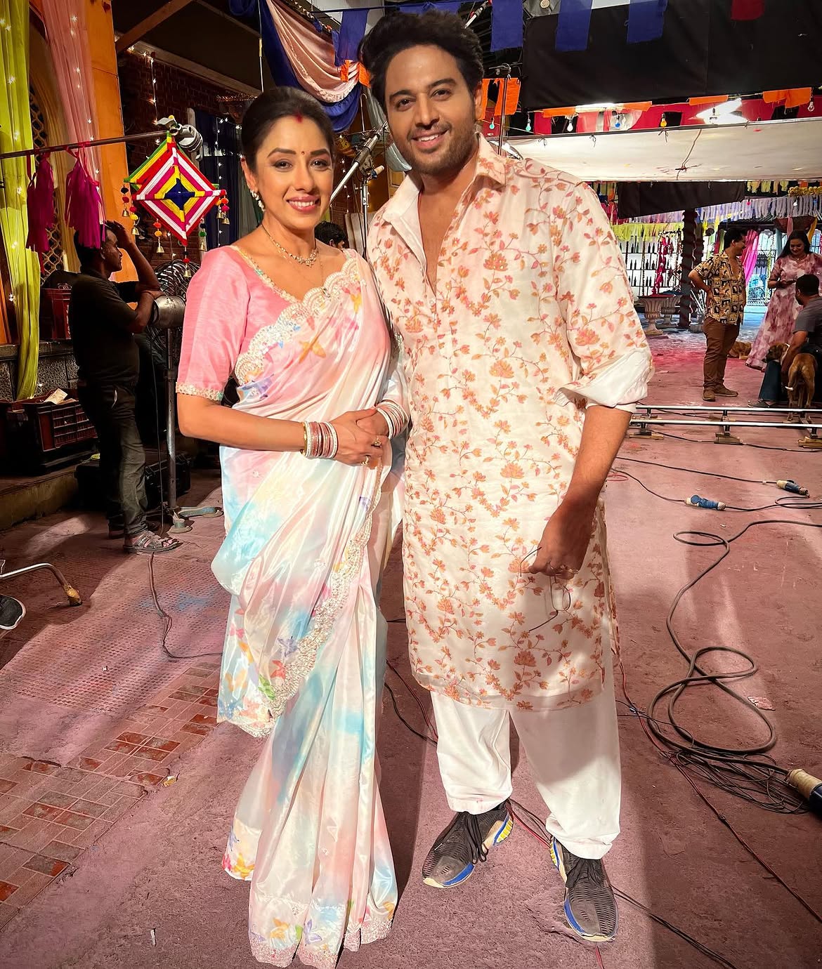 After the success of 'Kumkum', Gaurav Khanna never looked back. Instead of restricting himself to any one type of role, he tried his hand in all types of genres. He won the hearts of the audience as a lead actor in family and romantic drama shows like 'Love Ne Mila Di Jodi', 'Uttaran', 'Meri Doli Tere Aangna', 'Jeevan Saathi' and 'Byah Hamari Bahu Ka'. Along with this, he also proved his versatility in grand historical and fantasy shows like 'Chandragupt Maurya' and 'Prem Ya Paheli' Chandrakanta. After the success of 'Kumkum', Gaurav Khanna never looked back. Instead of restricting himself to any one type of role, he tried his hand in all types of genres. He won the hearts of the audience as a lead actor in family and romantic drama shows like 'Love Ne Mila Di Jodi', 'Uttaran', 'Meri Doli Tere Aangna', 'Jeevan Saathi' and 'Byah Hamari Bahu Ka'. Along with this, he also proved his versatility in grand historical and fantasy shows like 'Chandragupt Maurya' and 'Prem Ya Paheli' Chandrakanta.