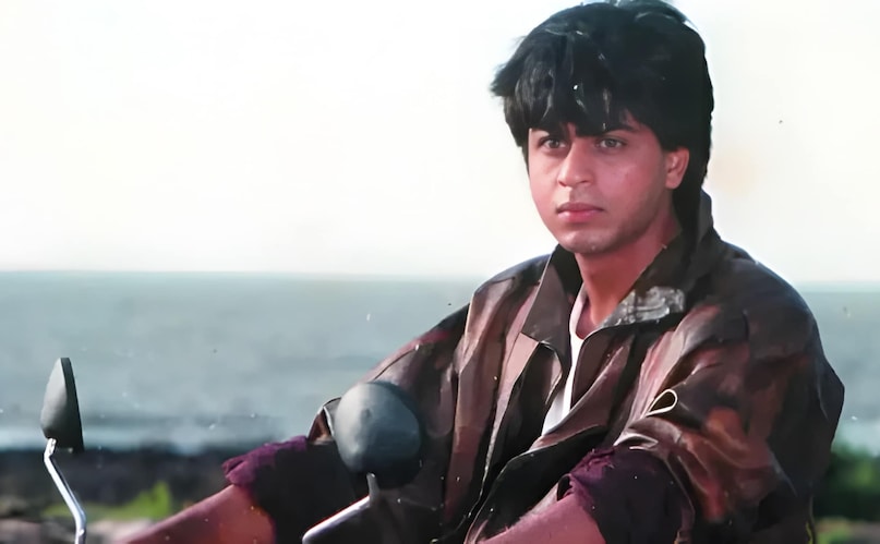 Shah Rukh Khan, Shah Rukh Khan Deewana movie 1992, Rishi Kapoor Divya Bharti Deewana, SRK debut movie superhit, Shah Rukh Khan Filmfare award Deewana, Deewana movie interesting facts, शाहरुख खान, शाहरुख खान दीवाना फिल्म डेब्यू, शाहरुख खान 1992 सुपरहिट मूवी, ऋषि कपूर दिव्या भारती दीवाना फिल्म, शाहरुख खान फिल्मफेयर अवार्ड 1992, बॉलीवुड ओल्ड मूवी ट्रिविया