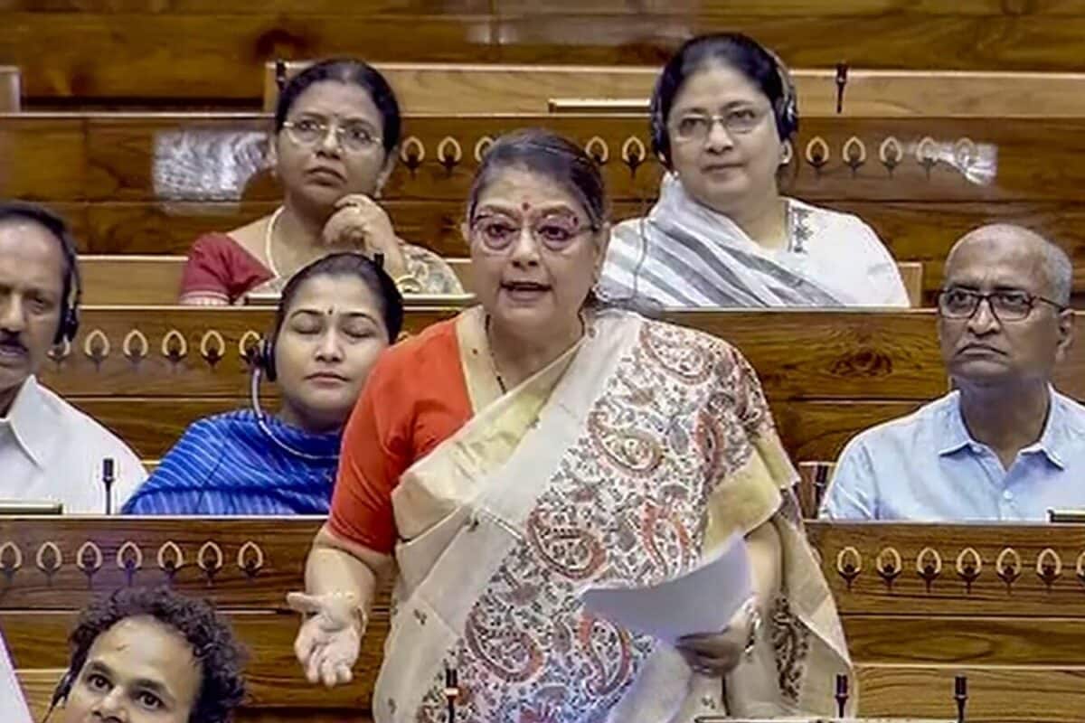 मानसून सत्र से पहले बड़ा दाव TMC के बागी सांसदों को सर्वदलीय बैठक में बुलावा संसद में खूब होगा घमासान