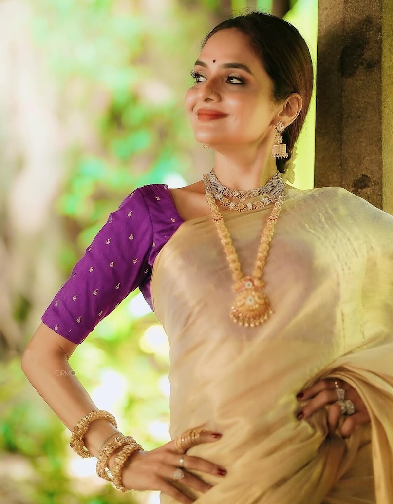 Madhoo on Peddi movie controversy, Janhvi Kapoor Peddi character trolling, Phool Aur Kaante actress Madhoo, Ajay Devgn co star Madhoo on women safety, women roles in Bollywood 90s vs today, मधु का फिल्मों में महिलाओं पर बयान, पेद्दी जाह्नवी कपूर विवाद, फूल और कांटे एक्ट्रेस मधु इंटरव्यू, सिनेमा में महिलाओं का चित्रण, अजय देवगन फूल और कांटे मूवी Madhoo on Peddi movie controversy, Janhvi Kapoor Peddi character trolling, Phool Aur Kaante actress Madhoo, Ajay Devgn co star Madhoo on women safety, women roles in Bollywood 90s vs today, मधु का फिल्मों में महिलाओं पर बयान, पेद्दी जाह्नवी कपूर विवाद, फूल और कांटे एक्ट्रेस मधु इंटरव्यू, सिनेमा में महिलाओं का चित्रण, अजय देवगन फूल और कांटे मूवी